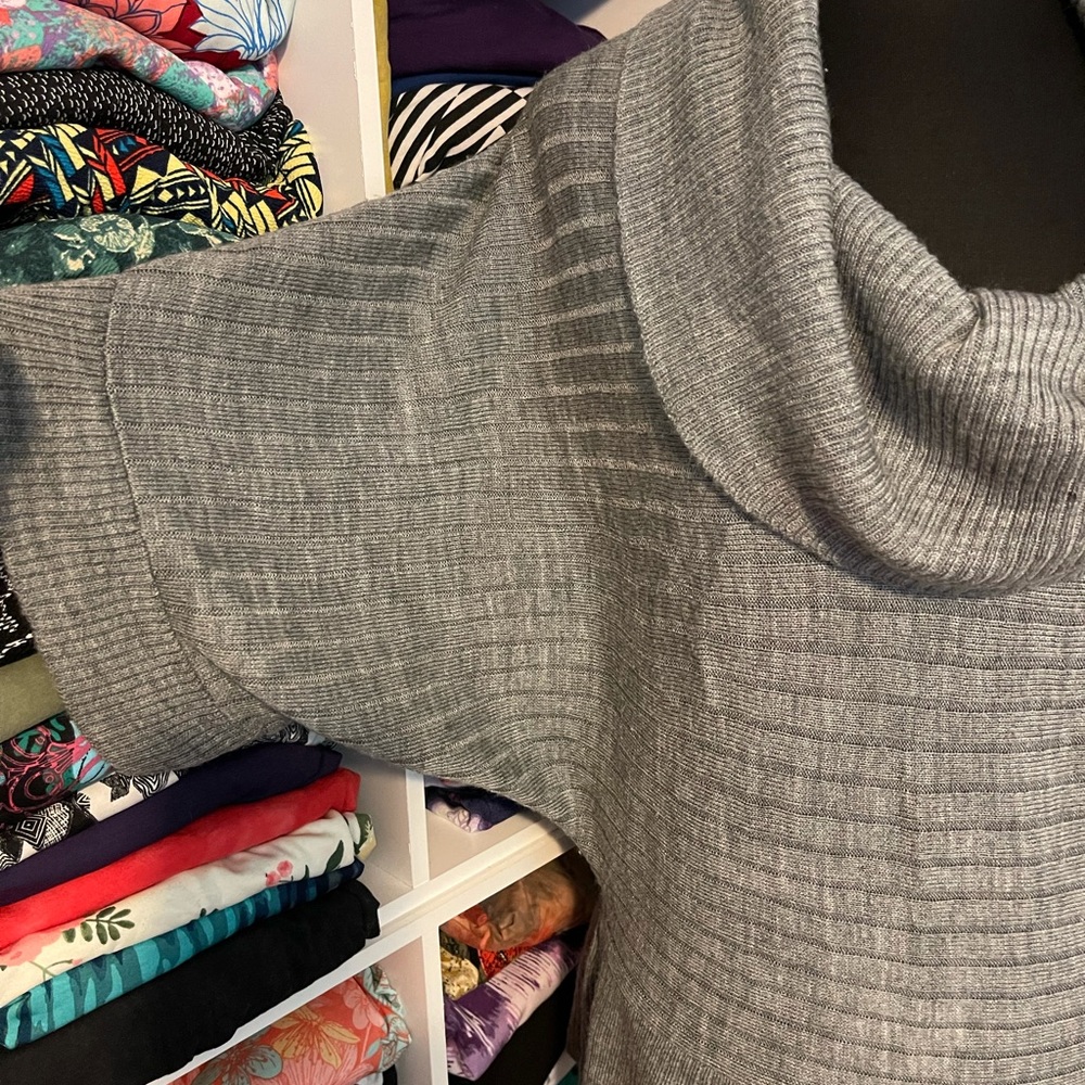 Sweater - Picture 2 of 4